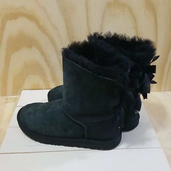 UGG Women/ Girls CLASSIC HERITAGE BOW Boot sz 4 Green Suede - Picture 3 of 7